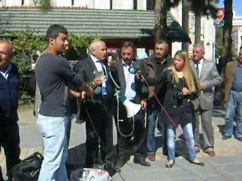 Elektrik Zammını Protesto; Uygulamalı Gaz Lambası Yakma Kursu...