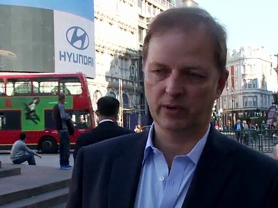 Hyundai light up Piccadilly Circus