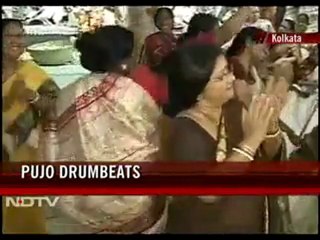 Celebrating Durga Pujo with Dhak's maddening beats