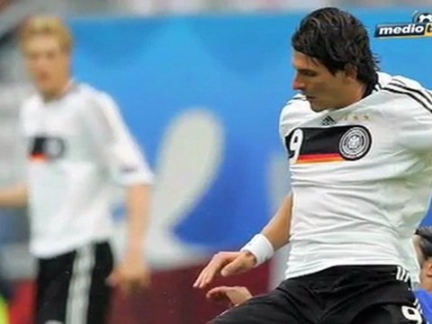 Medio Tiempo - Chicharito lider goleador de la IFFHS