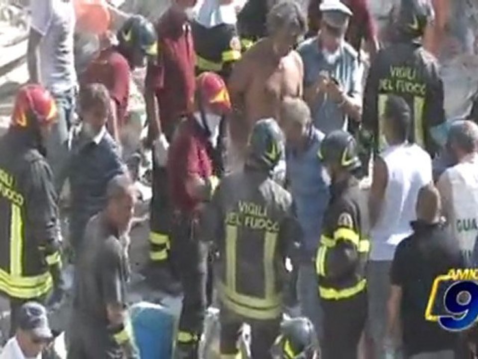 Barletta | Immagini crollo palazzina in Via Roma