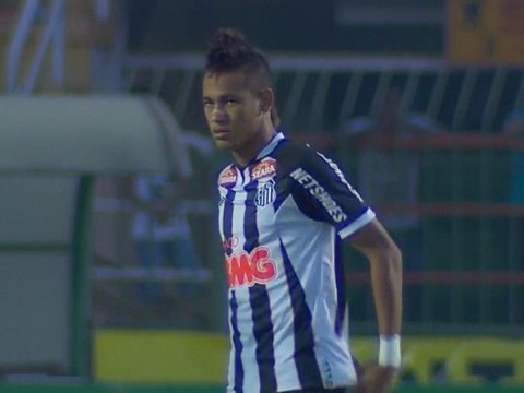 Le petit pont - passe aveugle de Neymar