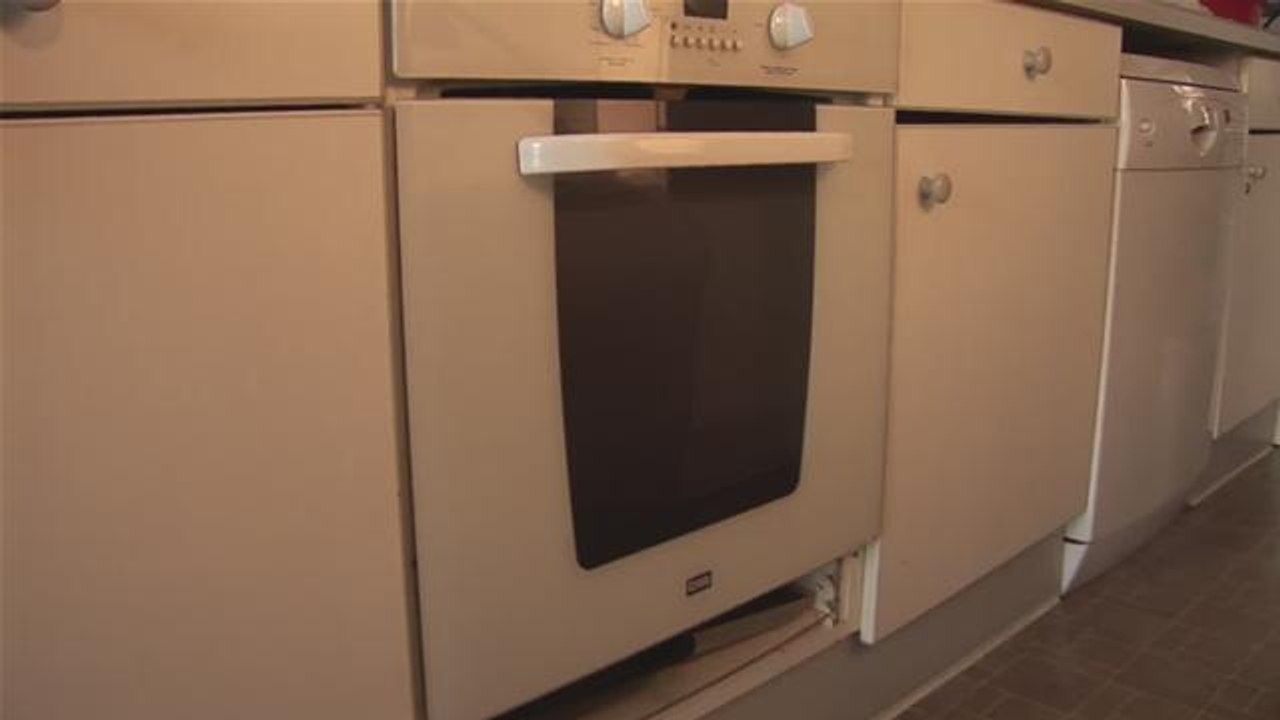 How To Keep Your Oven Squeaky Clean