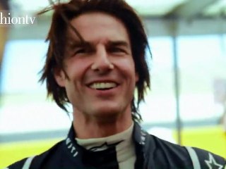 Tom Cruise Flies Upside Down in a Helicopter