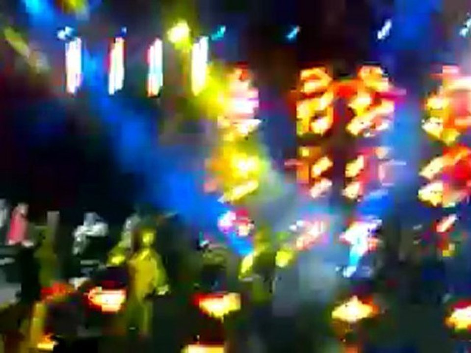 Serdar Ortaç - Ayrılmam (BURSA KONSERİ) C3PXAT