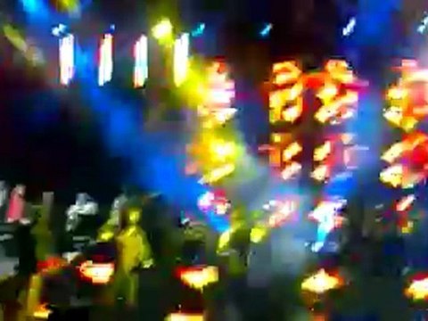 Serdar Ortaç - Ayrılmam (BURSA KONSERİ) C3PXAT