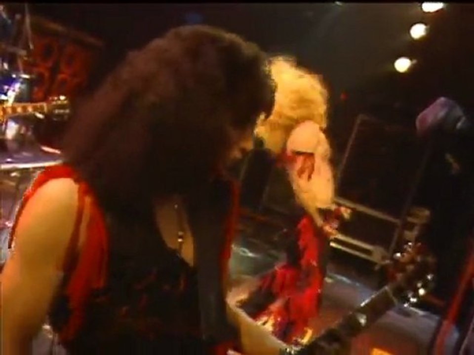 Twisted Sister - Under the Blade (From "Double Live" DVD Disc 1)