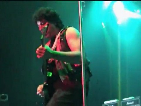 Twisted Sister - The Kids Are Back (from Double Live DVD Disc 2)