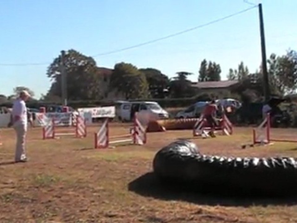 ETHAN JUMPING CUGNAUX 02 10 2011