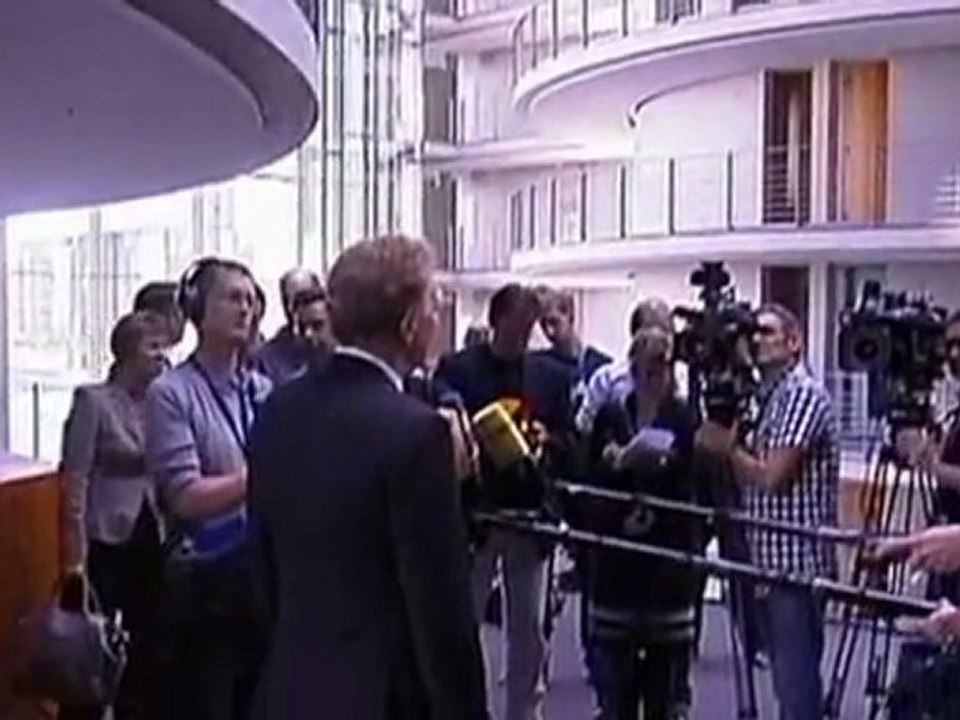 INFLATIONSSCHUTZ-BRIEF: Euro Rettungsschirm EFSF aufgestockt - 211 Milliarden in Gefahr (EURO Krise 2011 Inflation aktuell ESM Schäuble Politiker Bundestag Börsenbrief Börsenmagazin Anlegermagazin Griechenland Euro Rettung Inflationsrate-Deutschland)