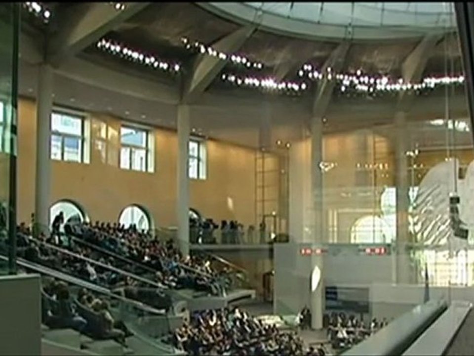 Ahnungslose / planlose Politiker entscheiden über 211 Mrd. Euro Rettungsschirm (EFSF) - Euro-Krise Ackermann Merkel Politik Bundestag Börsenbrief Inflationsschutz-Brief Anlegermagazin Inflation 2011 Inflationsrate Deutschland)