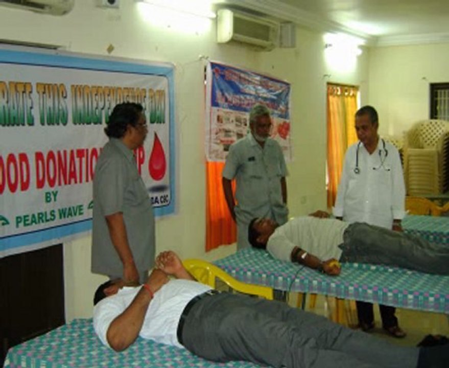 PEARAL WAVE BLOOD DONATION ON 17-8-11-RED CROSS VIJAYAWADA