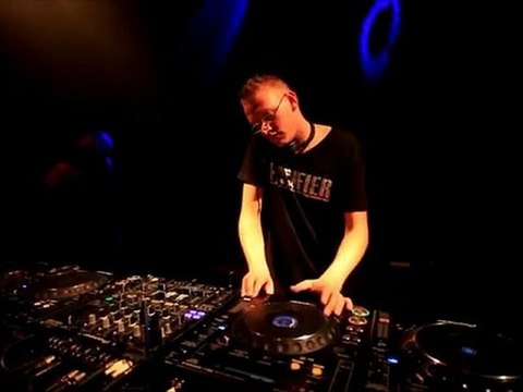 Pacifier vs Viruz @ De Wereld Draait Hardcore Extreem-Party