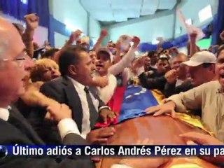 Restos de ex presidente llegan a Caracas