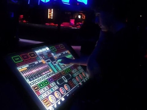 Découverte de la table tactile Emulator dédiée au Djing