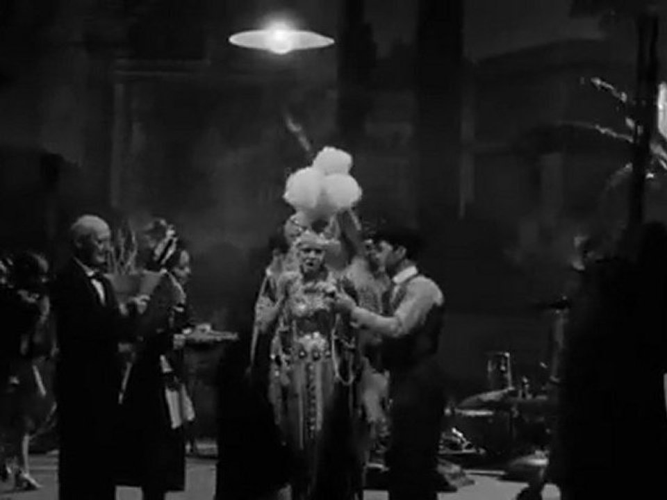 Kane Marries - clip Kane Marries (Anglais)