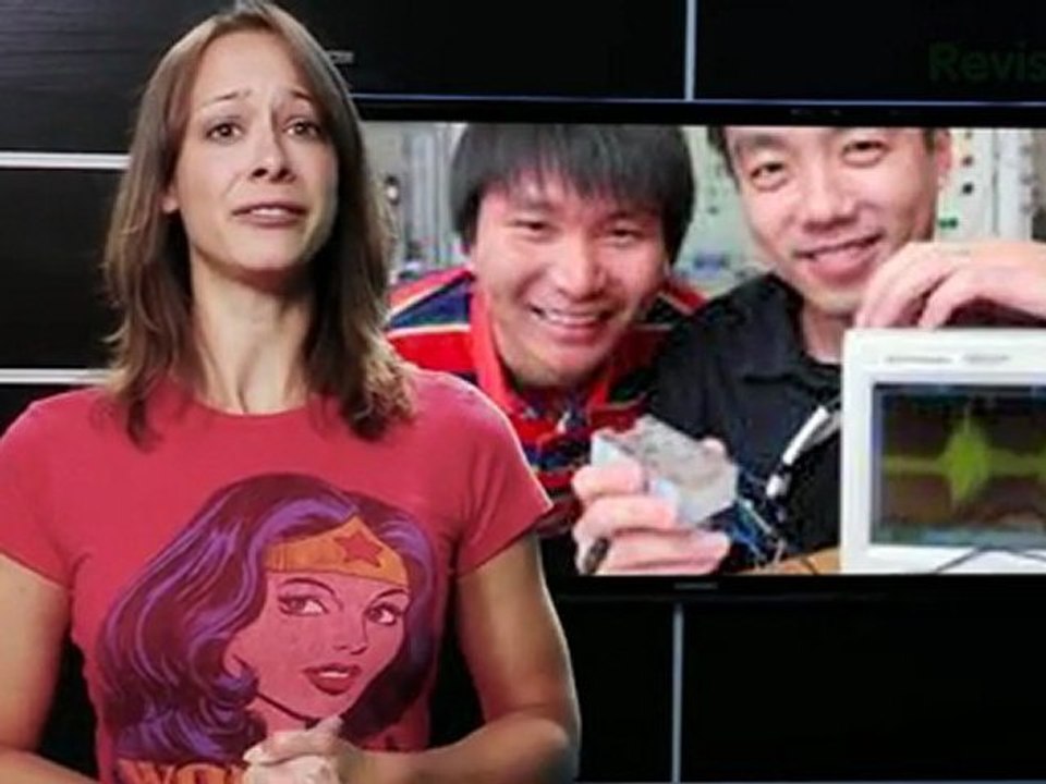 Apple Introduces the iPhone 4S - GeekBeat.TV