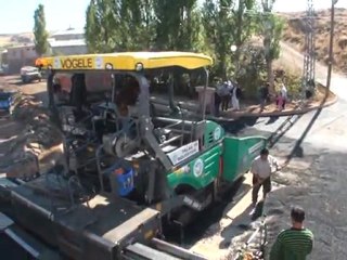 YUKARI MAHALLELERE ASFALT SEFERBERLİĞİ