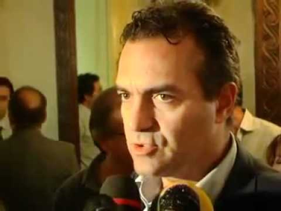 Luigi de Magistris - Napoli città aperta agli artisti di strada