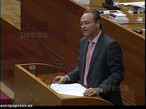 Fabra bajará sueldo de los gestores públicos