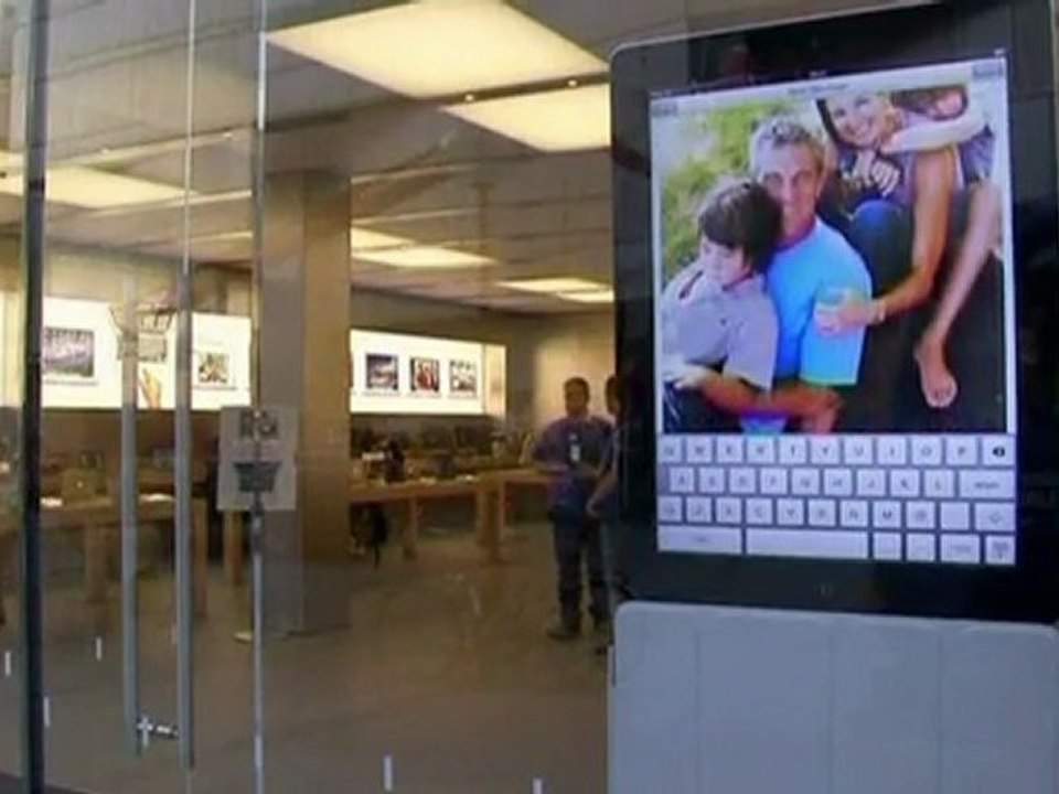 Apple fans mourn Jobs