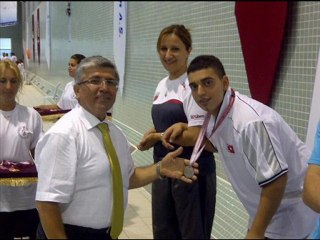 İşte ŞAMPİYON...HAVUZLARIN EFENDİSİ Onur Furkan GÖKÇENOĞLU...