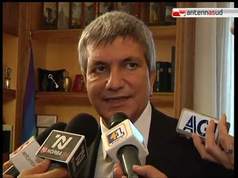 TG 05.10.11 Sui tagli alla sanità Vendola chiede aiuto a Fitto