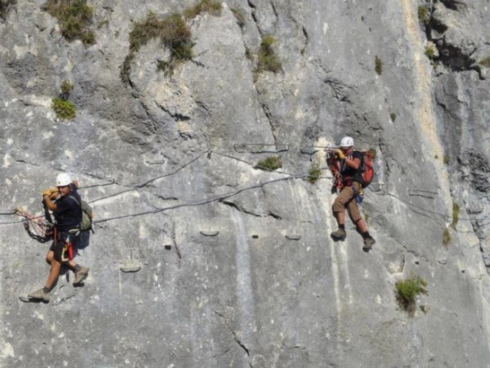 Via ferrata grotte Jules carret.wmv