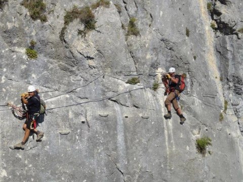 Via ferrata grotte Jules carret.wmv