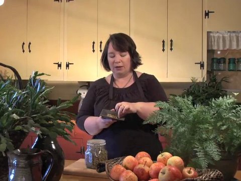 Buy Cardamom Pods or Ground Cardamom?