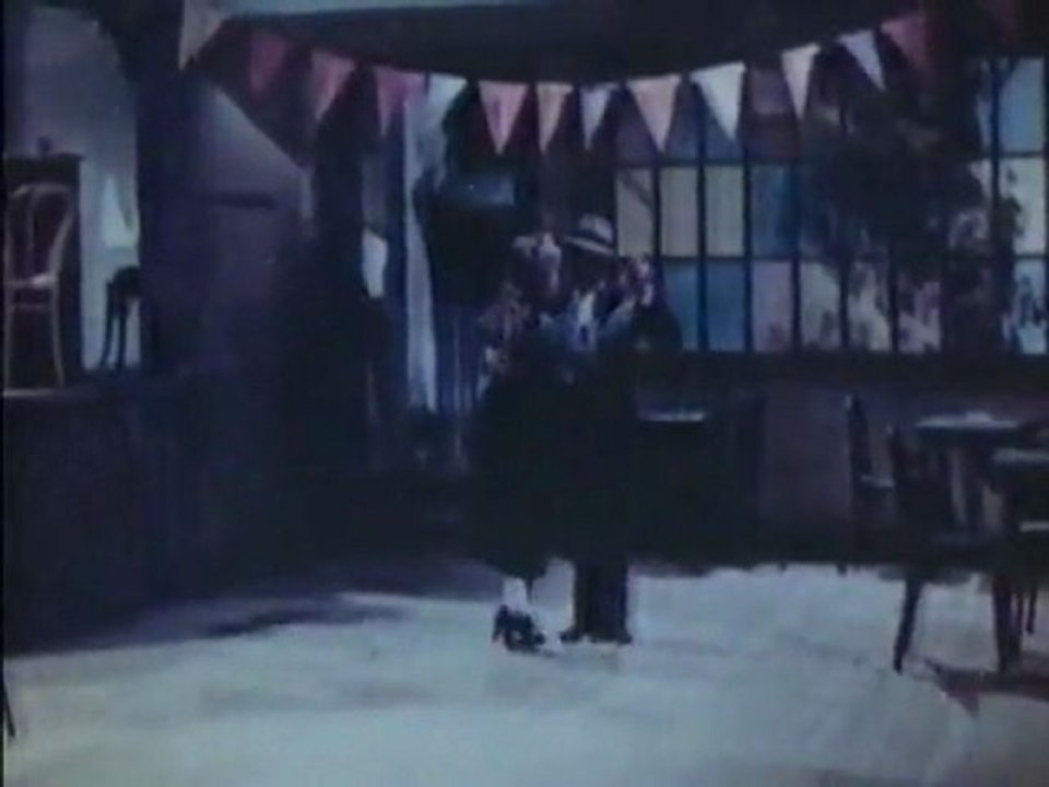 Tango an der Wand entlang