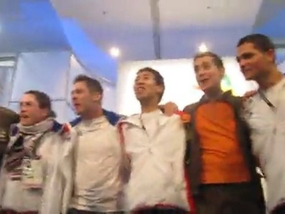 Le cri de guerre de l'équipe de France des Olympiades des métiers, à Londres