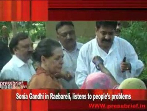 Sonia Gandhi in Raebareli, listens to people’s problems
