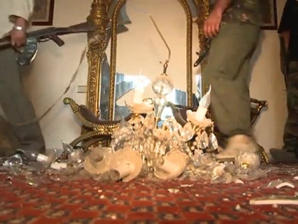 ويب-بعد قرية القذافي الثوار بانتظار السيطرة على سرت