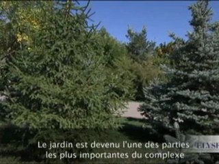 N. Sarkozy se rend au Mémorial de Tsitsernakaberd