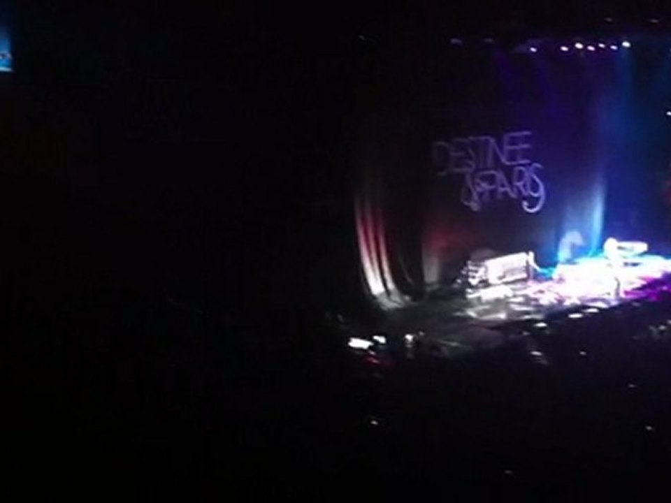 Destinee & Paris - Première partie Britney Spears - Bercy le 06/10/2011