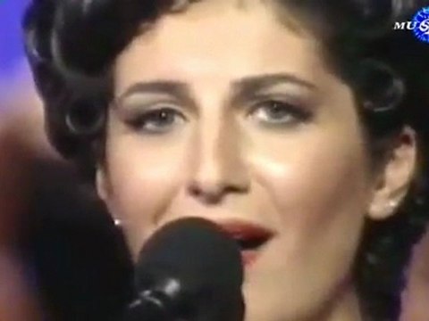 Melda Kuyucu -Tez geçse de her sevgide bin hâtıra vardır.HD