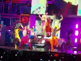 EXTRAIT N°6 BRITNEY SPEARS FEMME FATALE TOUR A PARIS LE 06 OCTOBRE 2011