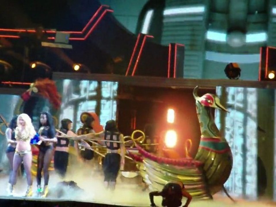 EXTRAIT N°11 BRITNEY SPEARS FEMME FATALE TOUR A PARIS LE 06 OCTOBRE 2011