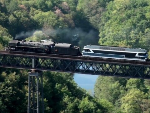 train en or pour le mont dore