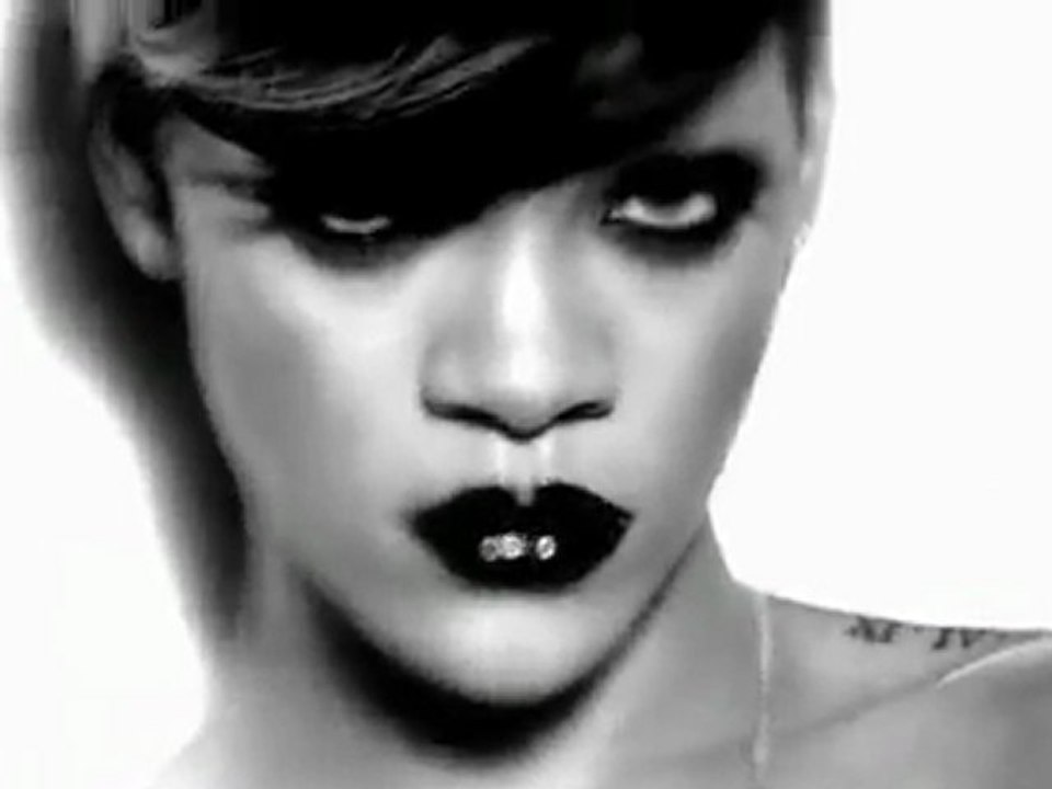Rihanna - ROCKSTAR 101 ft. Slash
