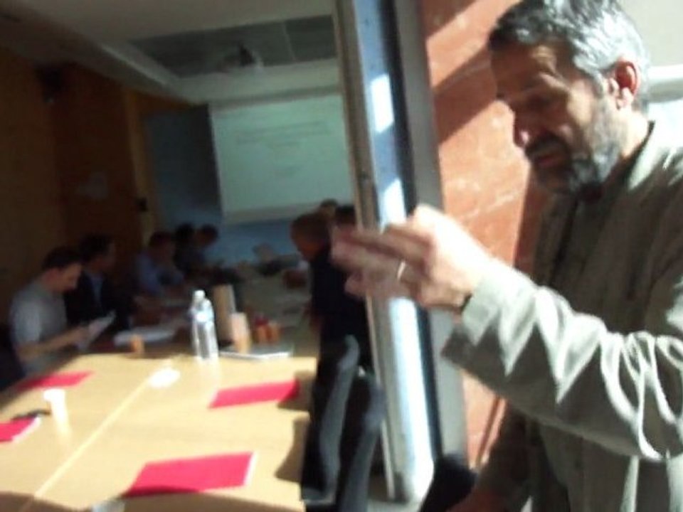 Serge Boulanger explique le fonctionnement de la CLIN au collectif Stop EPR ni à Penly ni Ailleurs