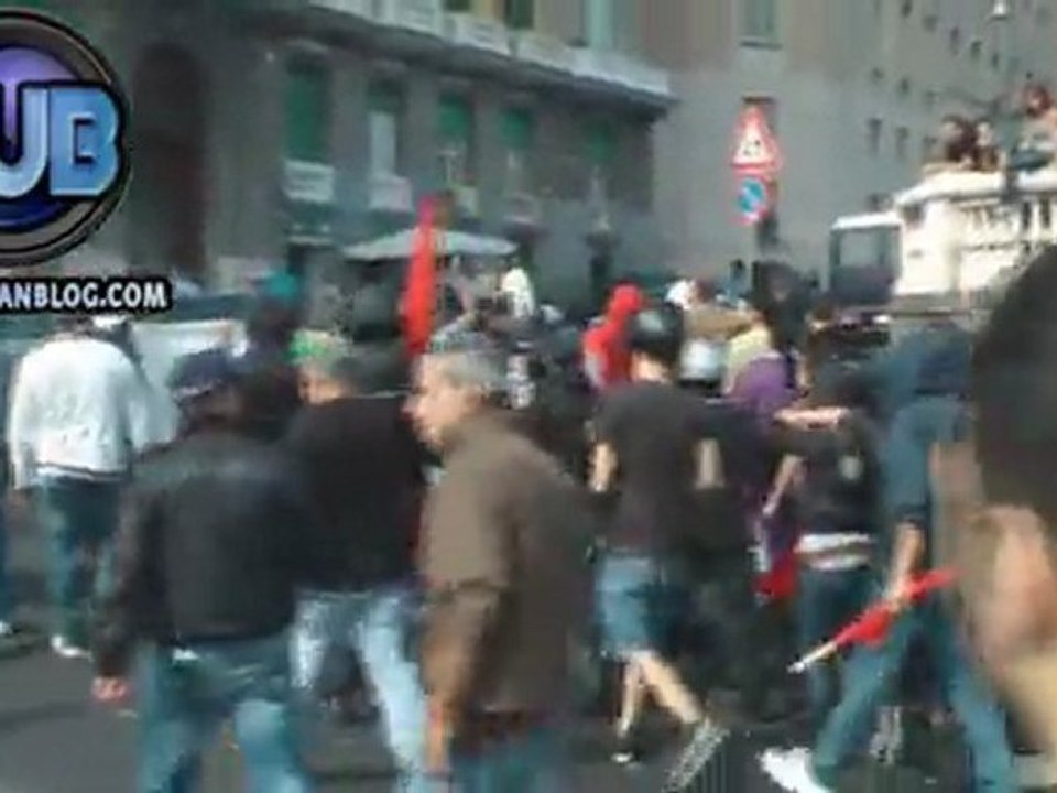 Studenti napoletani in piazza 7 Ottobre 2011