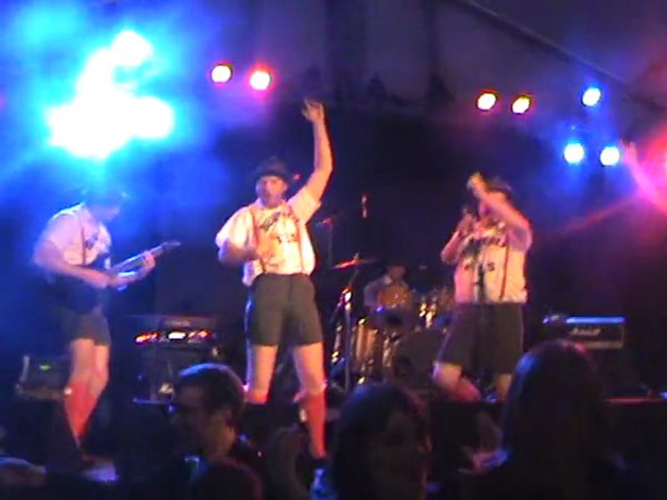 Beverly Pils - Je sens la transpiration (Fêtes de Wallonie 2011 - Namur)