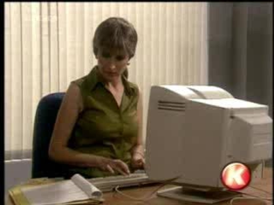 Secretaire_blonde