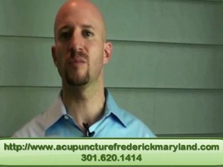 Licensed Acupuncturist Gives Treatment for Fibromyalgia