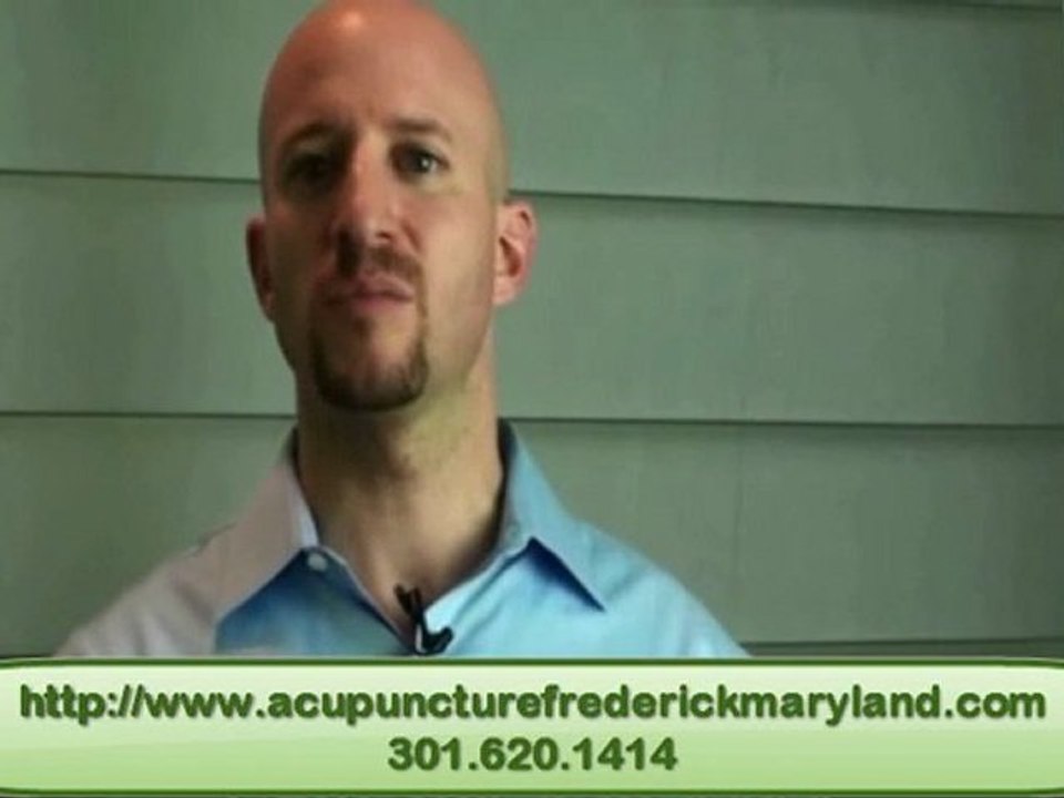 Licensed Acupuncturist Gives Treatment for Fibromyalgia