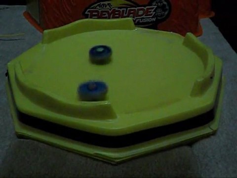 Cyber Pegasus 105F vs Hyper Aquario