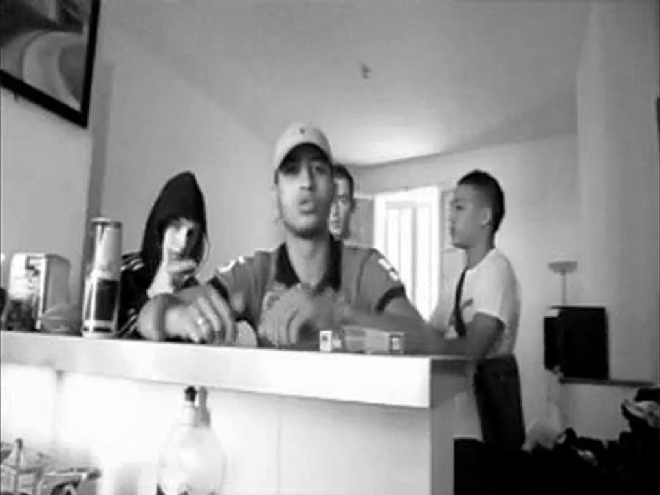 Clip Officiel D2S Crew™ - 13 Sur la Plaque