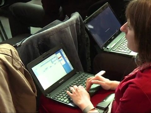 Crise de la dette : Merkel et Sarkozy promettent une réponse